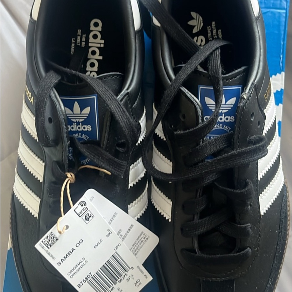 Adidas Sambas OG Black men’s 6.5/ womens 8.5. Brand new in box. Never worn.